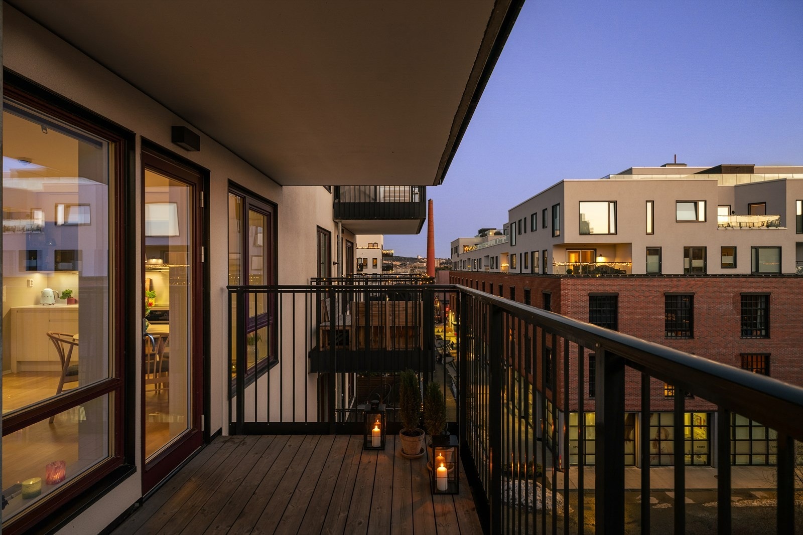 Kveldsstemning på balkong Galleribilde