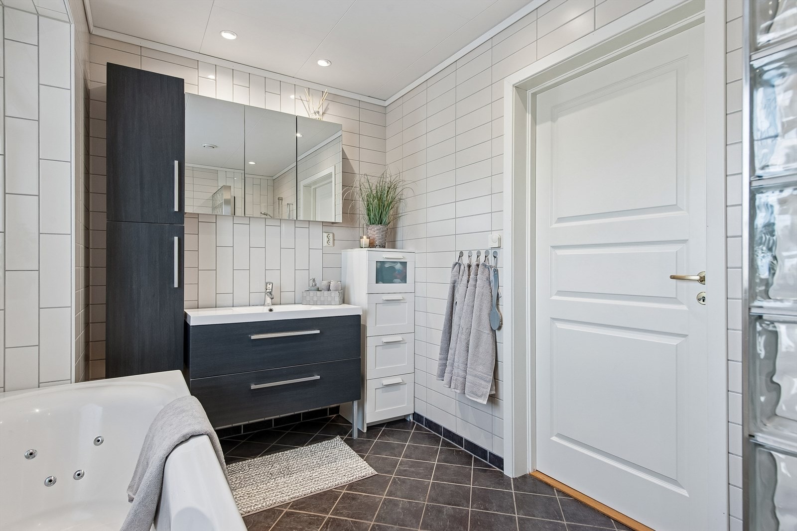 Flislagt, lekkert bad! Galleribilde