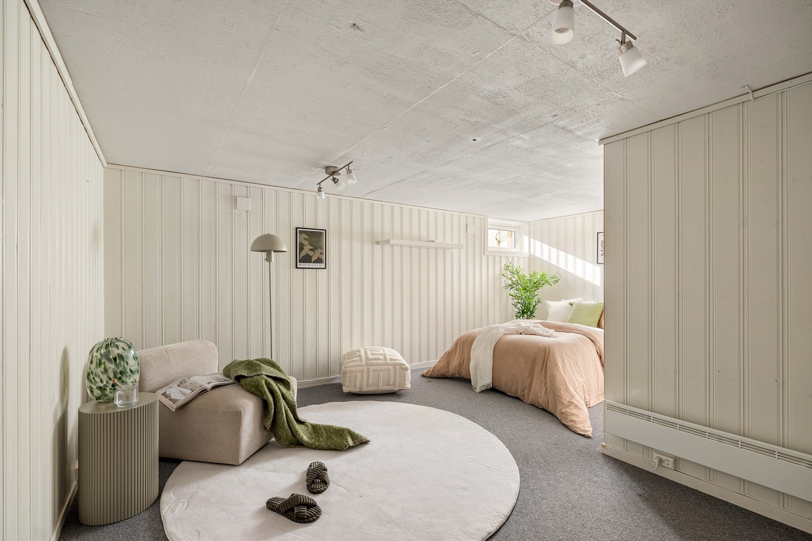 Kjelleren er i dag innredet med kjellerstue.
Kjeller er ikke godkjent som rom for varig opphold Galleribilde