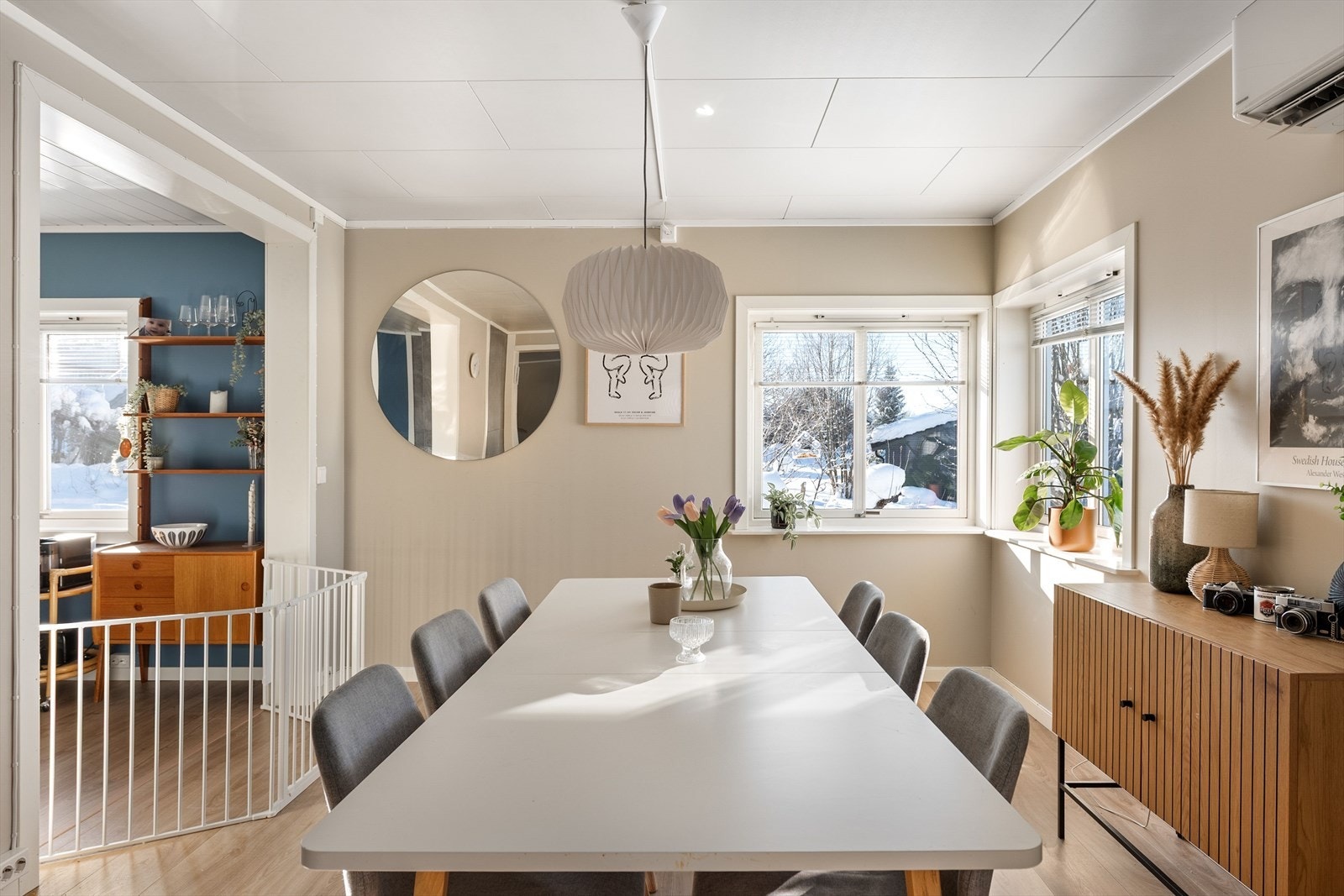 Spisestue med plass til hele familien. Galleribilde