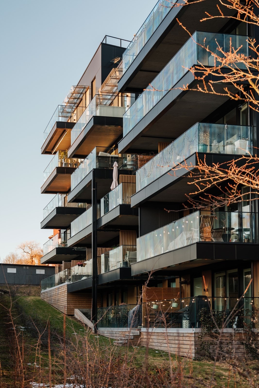 Eiendommen har en moderne arkitektur og er en del av den nye Ensjøbyen. Galleribilde