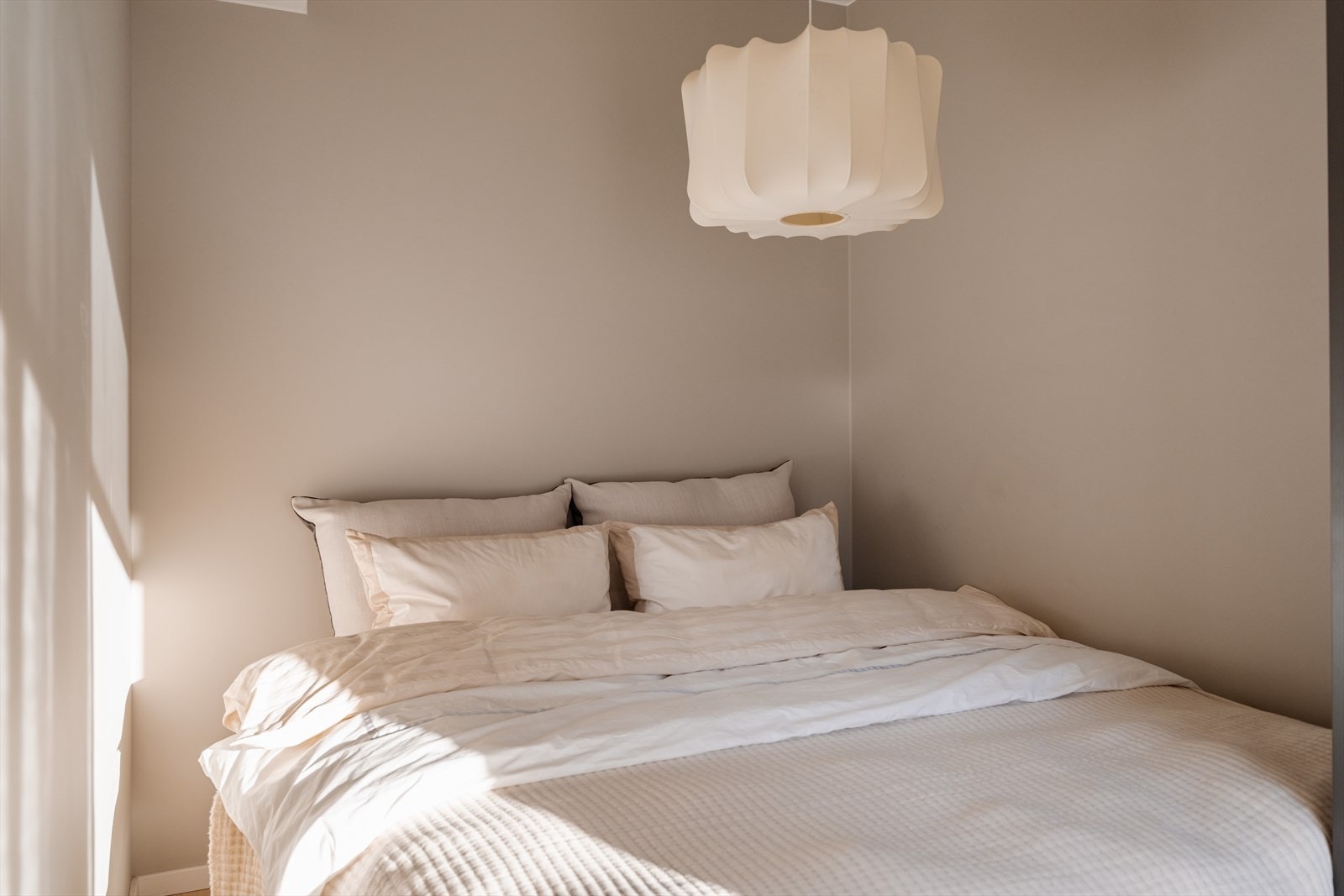 Vannbåren gulvvarme i hele leiligheten sørger for en jevn og behagelig temperatur. Galleribilde