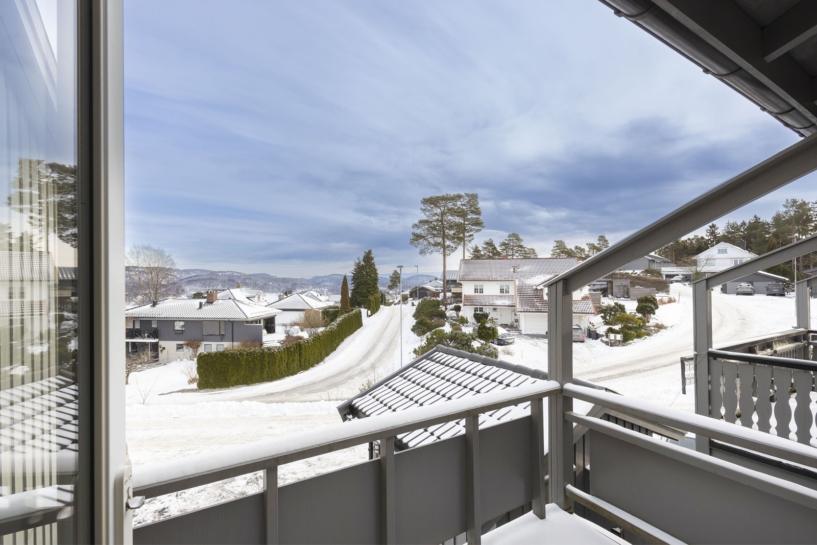 Utsikt fra balkong Galleribilde