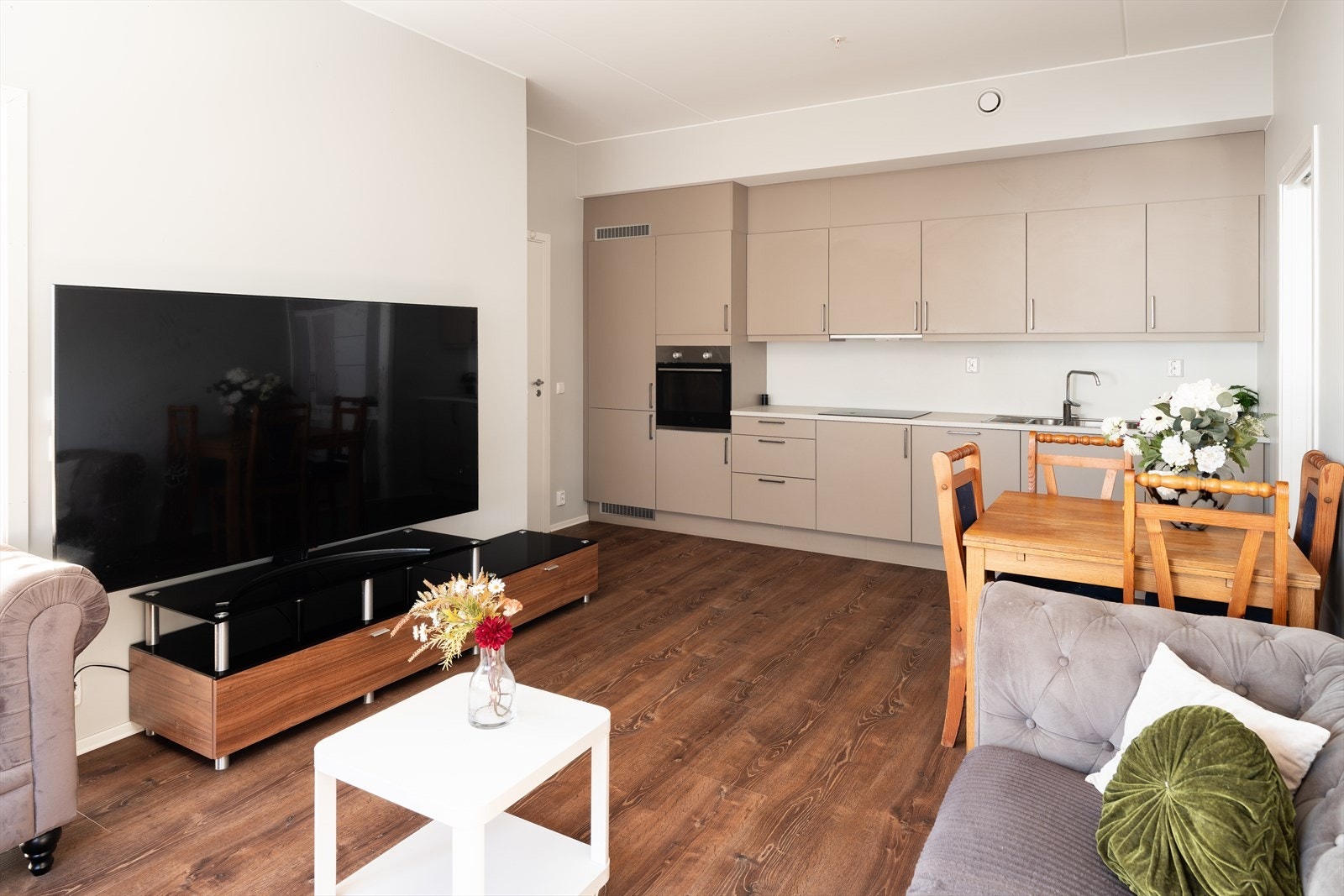 Leiligheten holder en gjennomgående god standard med TG0/TG1 på samtlige punkter i takstrapporten. Galleribilde