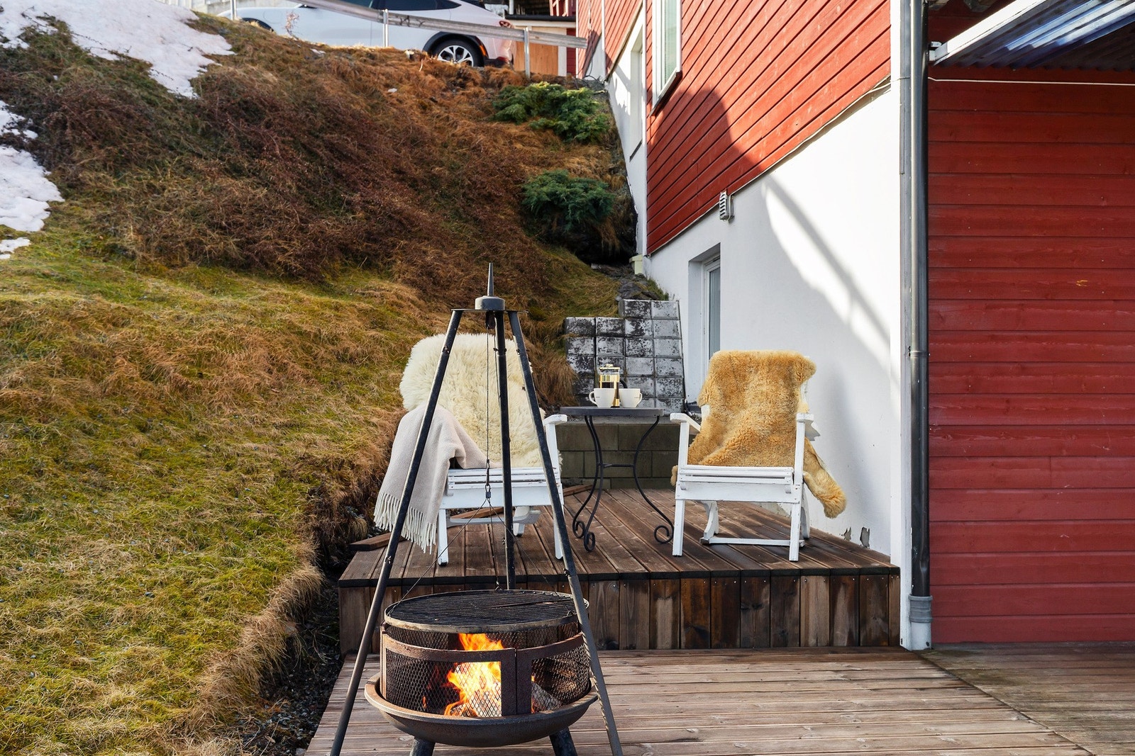 I 2024 ble terrassen utvidet slik at man kan flytte seg etter sola utover dagen. Galleribilde