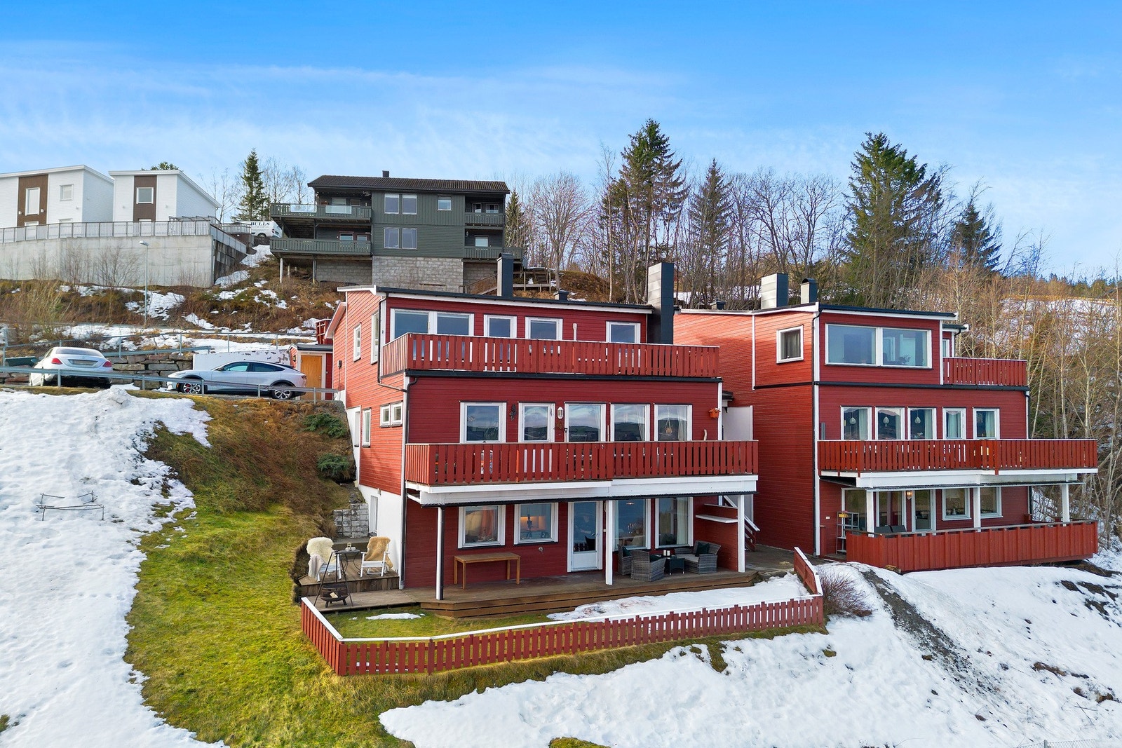 Leiligheten er en del av Ilhaugen Terrasse Sameiet. Et velholdt sameie med lave felleskostnader. Galleribilde
