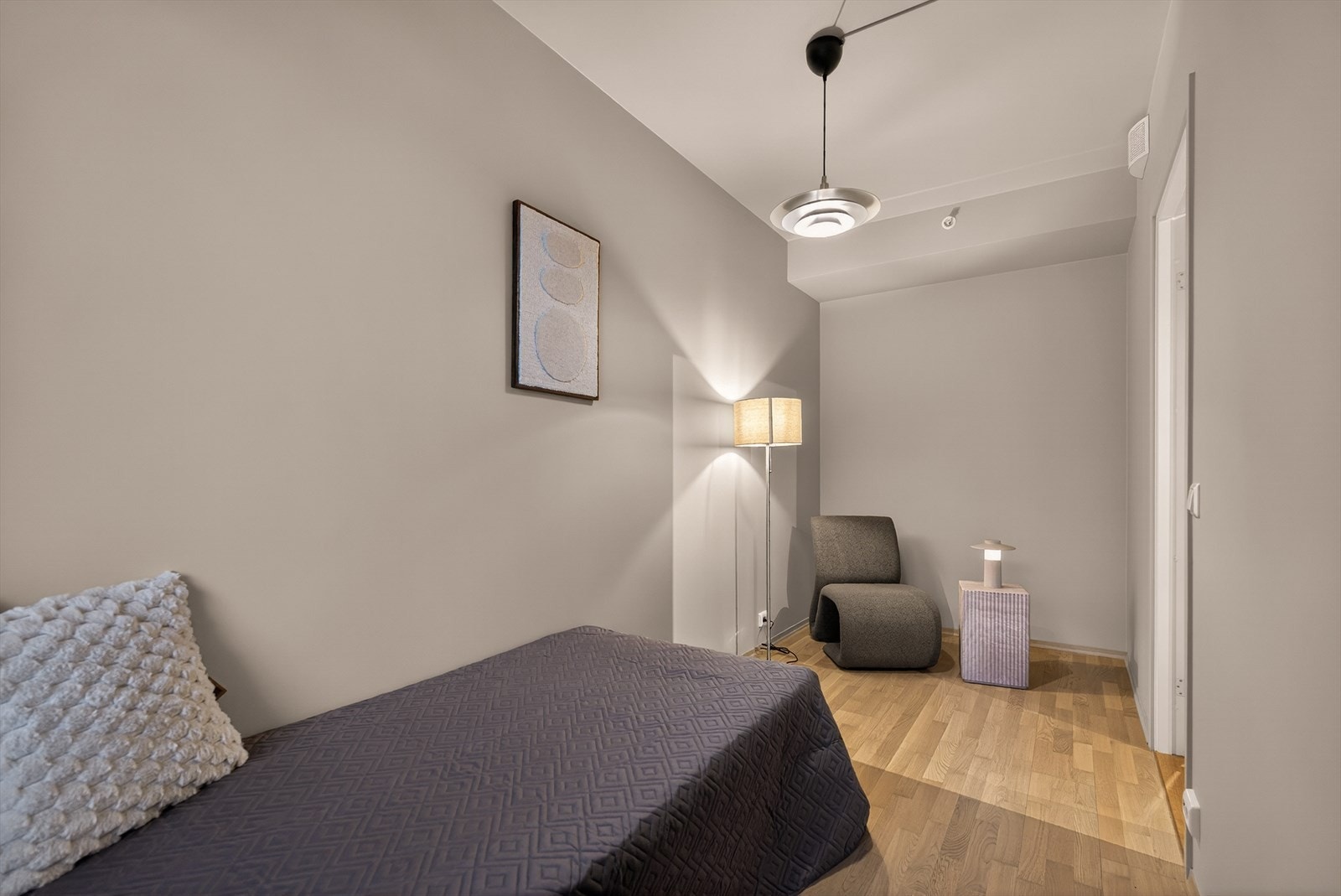 Rommet egner seg utmerket som hjemmekontor, gjesterom eller barnerom, avhengig av behov. Galleribilde