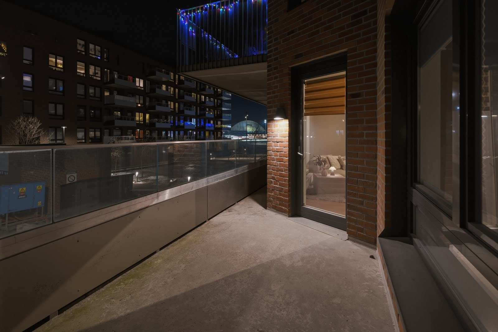 Her bor du i et attraktivt og sentralt område på Valle Hovin/Helsfyr, med kort vei til alle nødvendige fasiliteter og servicetilbud. Galleribilde