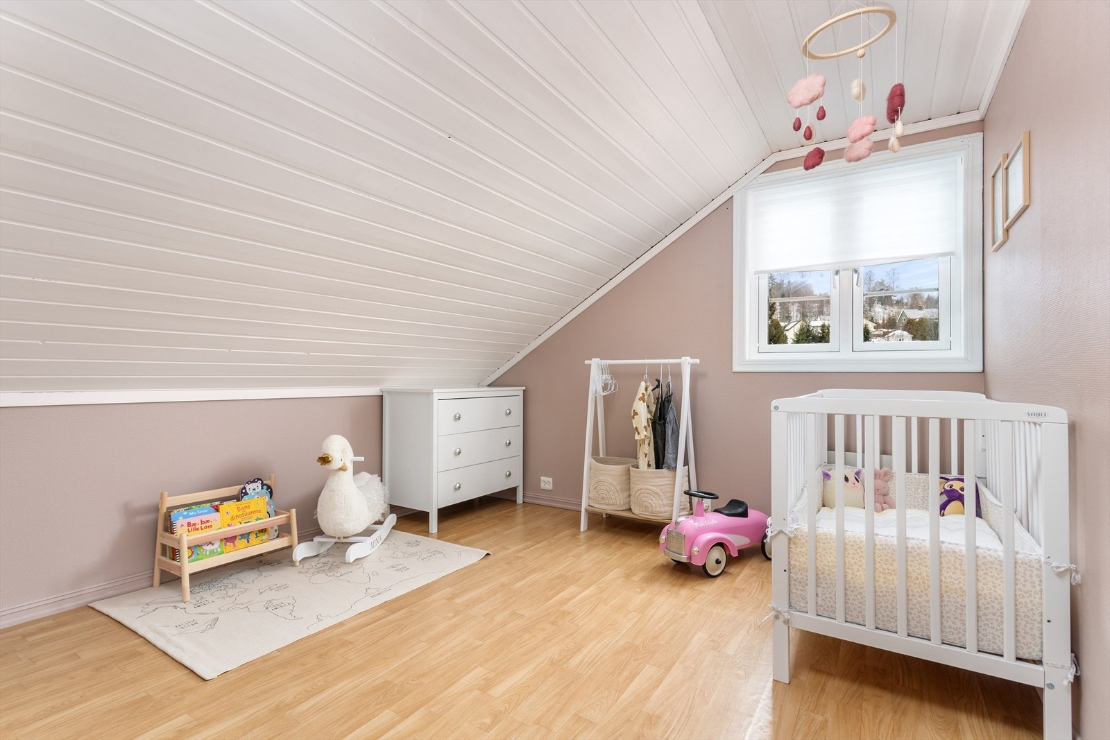 De andre soverommene passer perfekt som barnerom, gjesterom eller et trivelig hjemmekontor, alt etter behov. Galleribilde