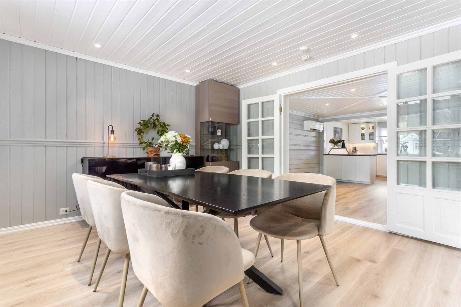 Her er det god plass til et større spisebord. Galleribilde