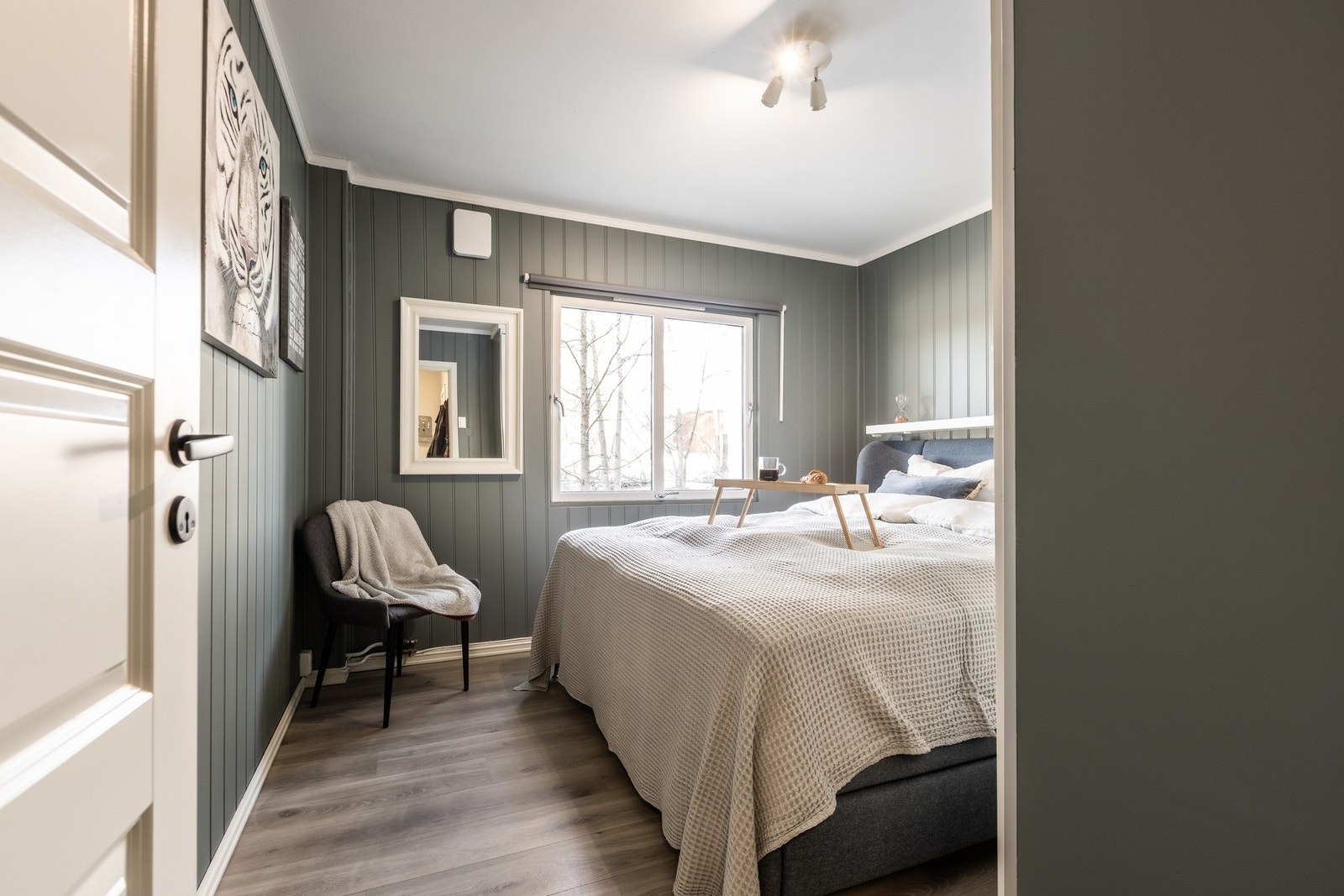 Et svalt og koselig soverom. Galleribilde