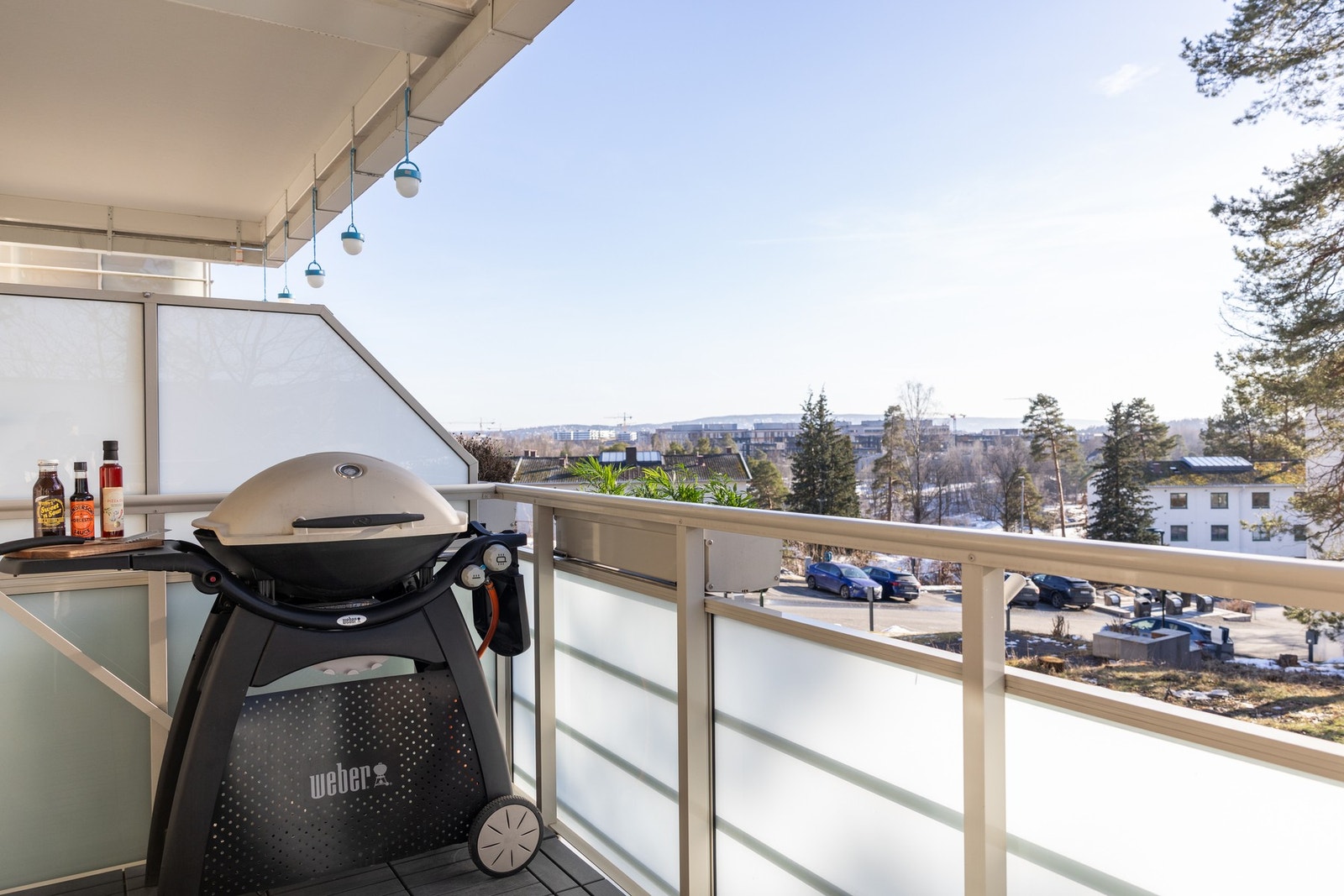 Gode utsiktsforhold mot horisonten, med stor himmel og gode solforhold. Galleribilde