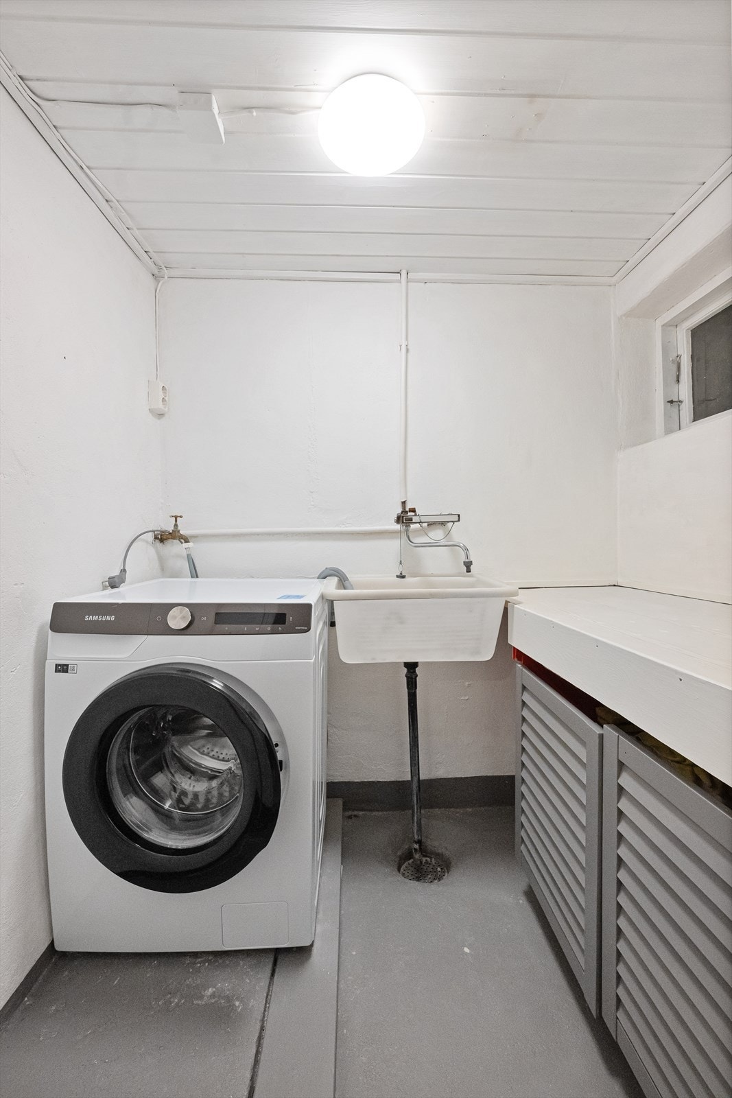 Vaskerom Galleribilde