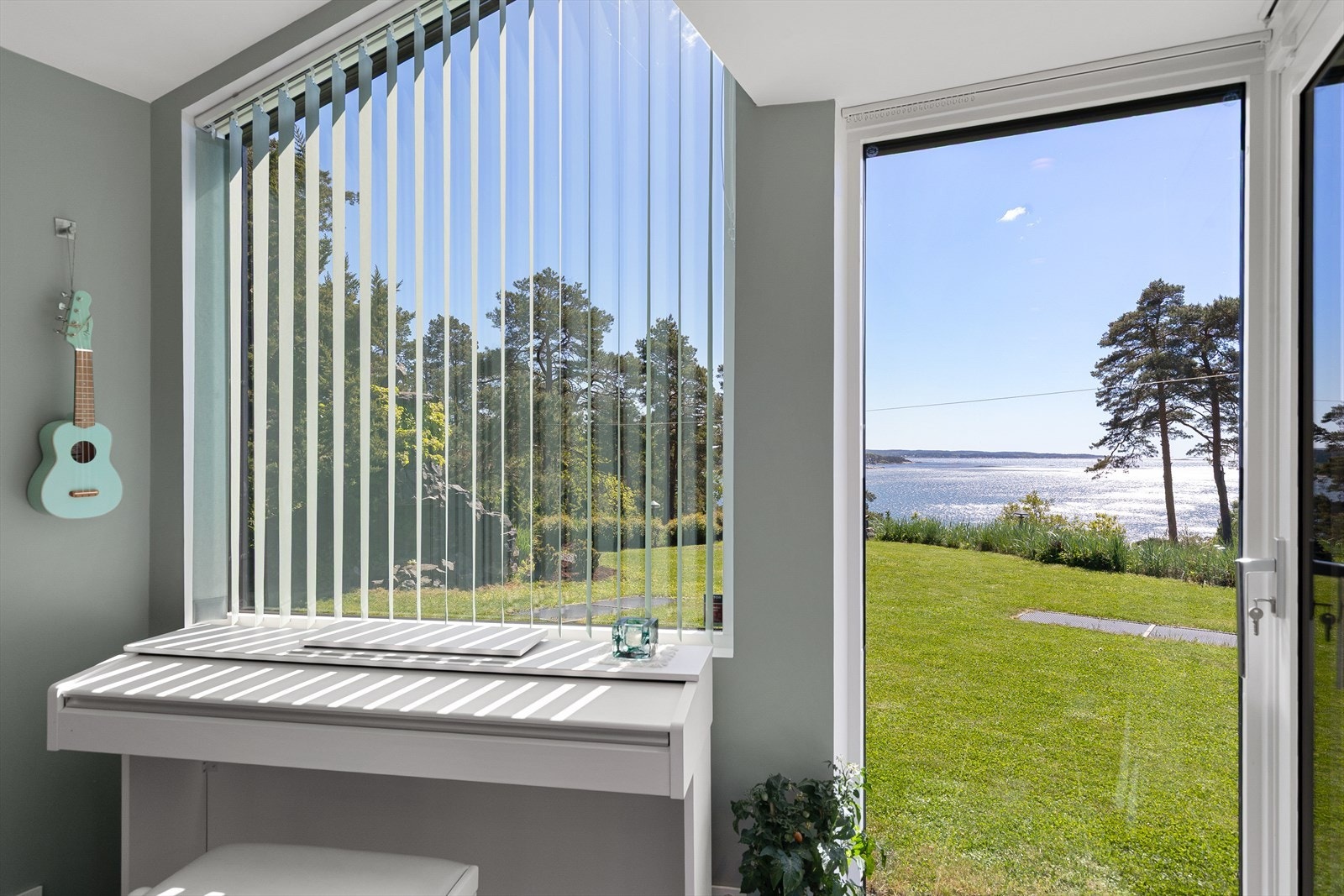 Beliggenheten sørger for en skjermet tilværelse og uforstyrret utsikt. Galleribilde