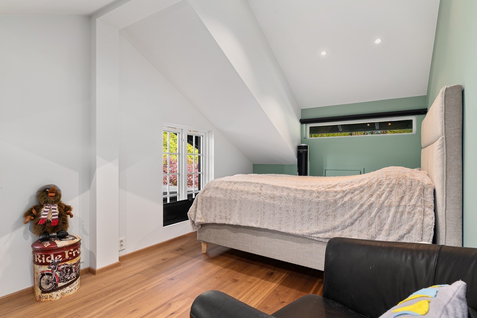 Soverom nummer fire. Alle rommene har god størrelse og plass til garderobeskap. Galleribilde