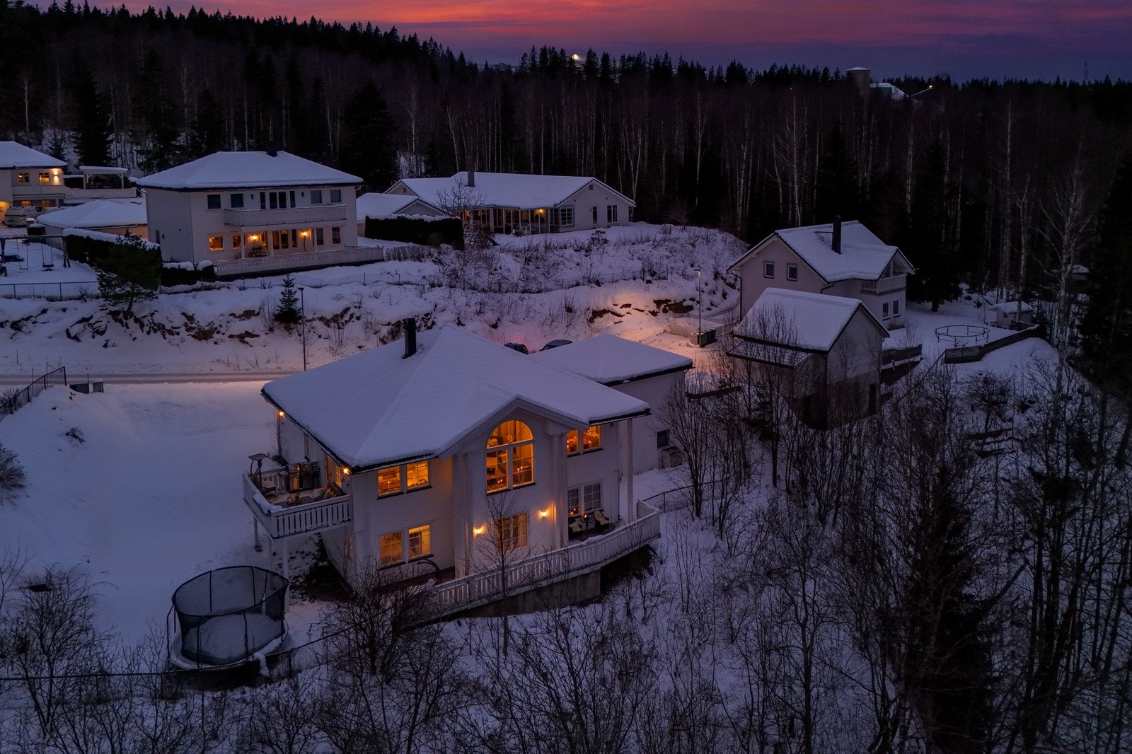 Vi har gleden av å presentere Åsheimgrenda 35! Galleribilde