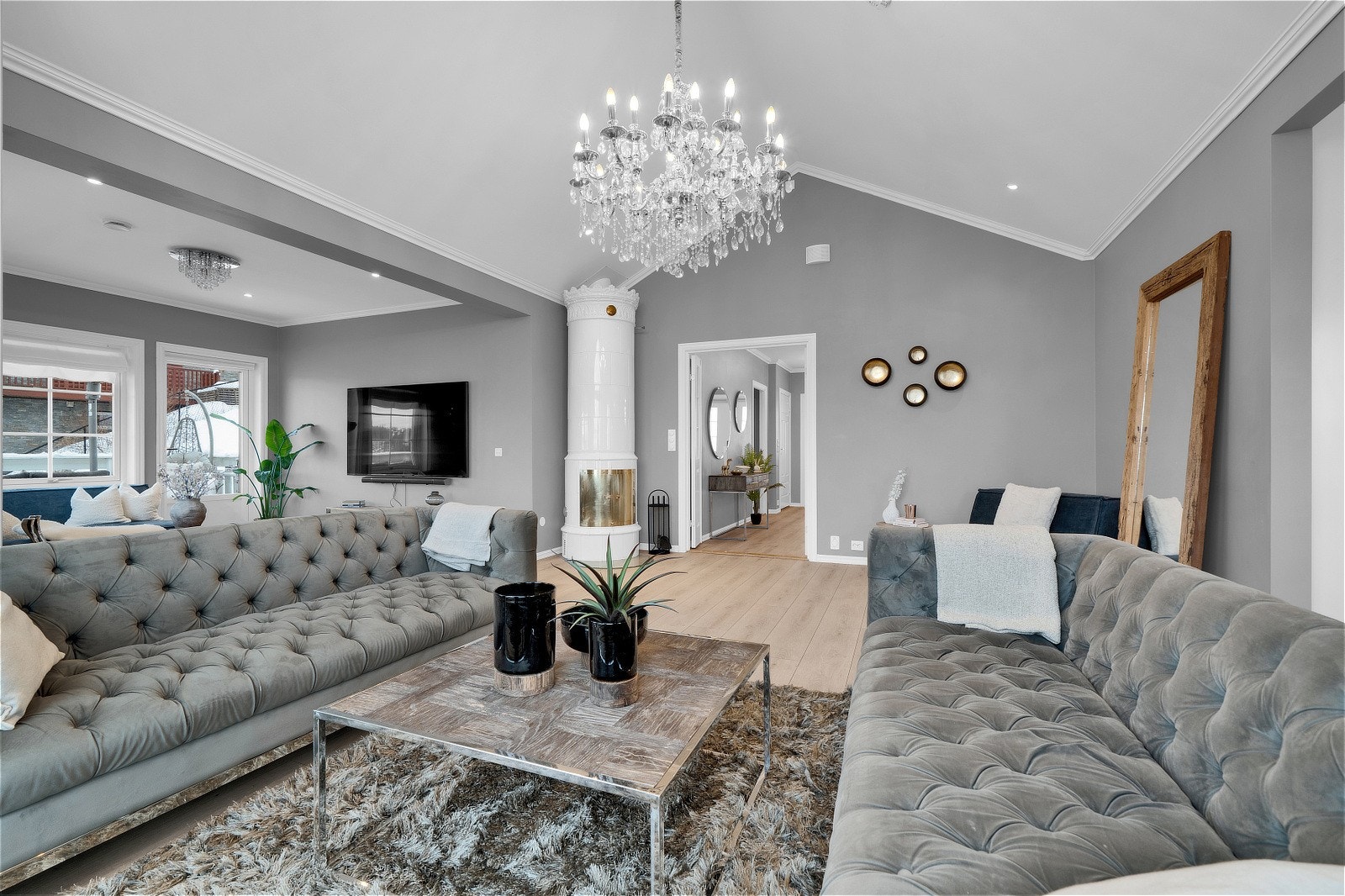 Her finnes også en nydelig kakkelovn som gir god varme på høst- og vinterdager. Galleribilde