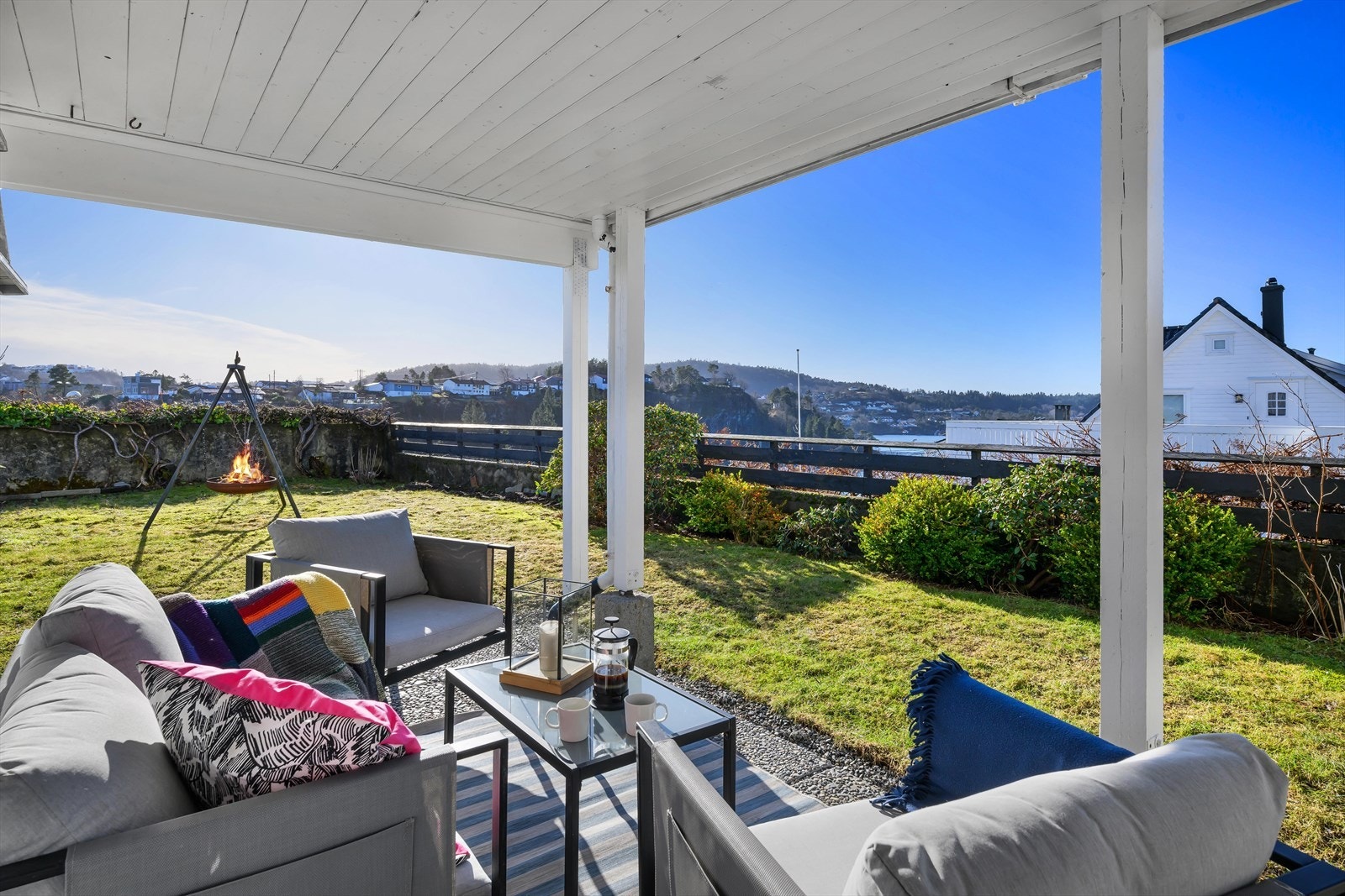 Hellebelag uteområde Galleribilde