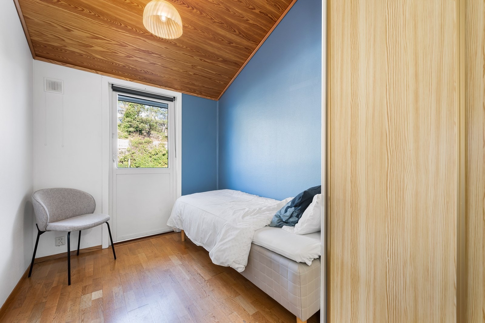 Soverom 3 med utgang til takterrasse. Galleribilde