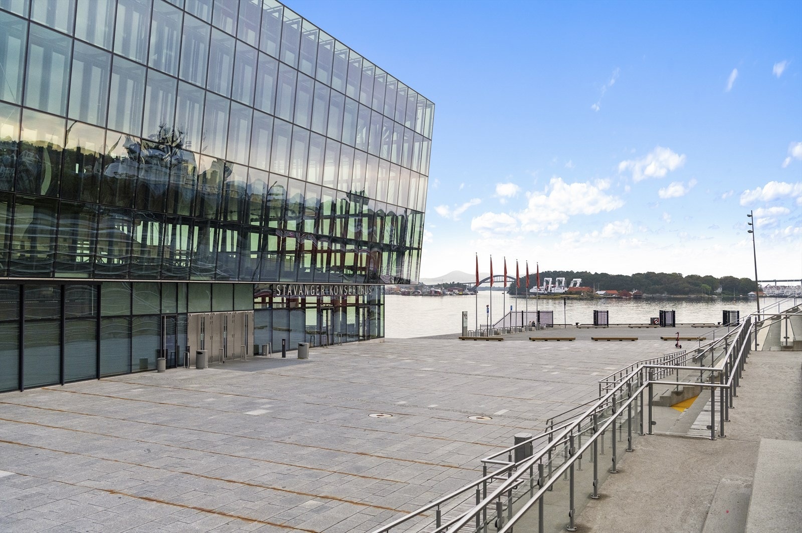 For den kulturglade er Stavanger konserthus rett borti gata. Her er det flere konserter, forestillinger og utstillinger. Galleribilde