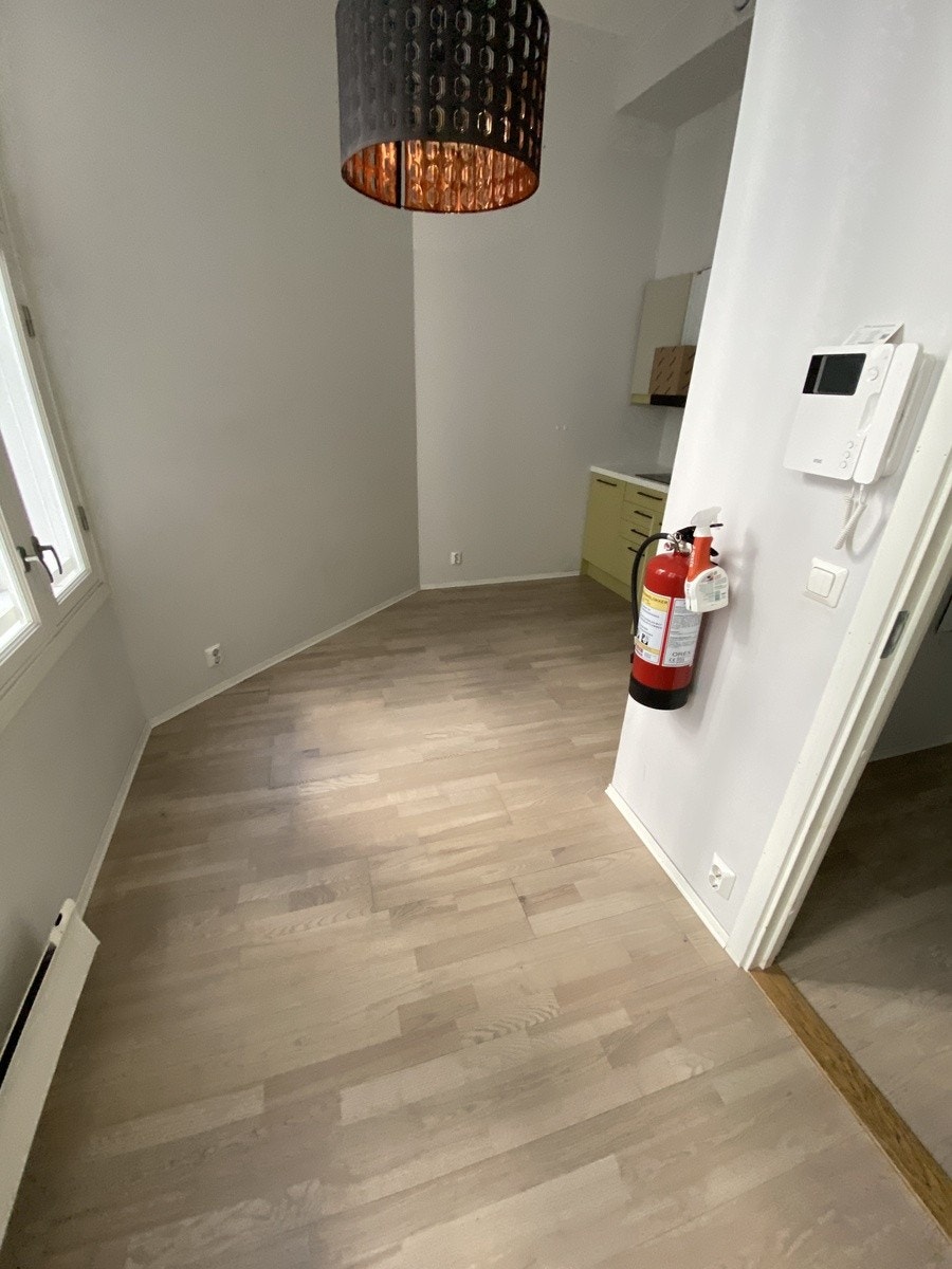 Umøblert 2 etasje Galleribilde