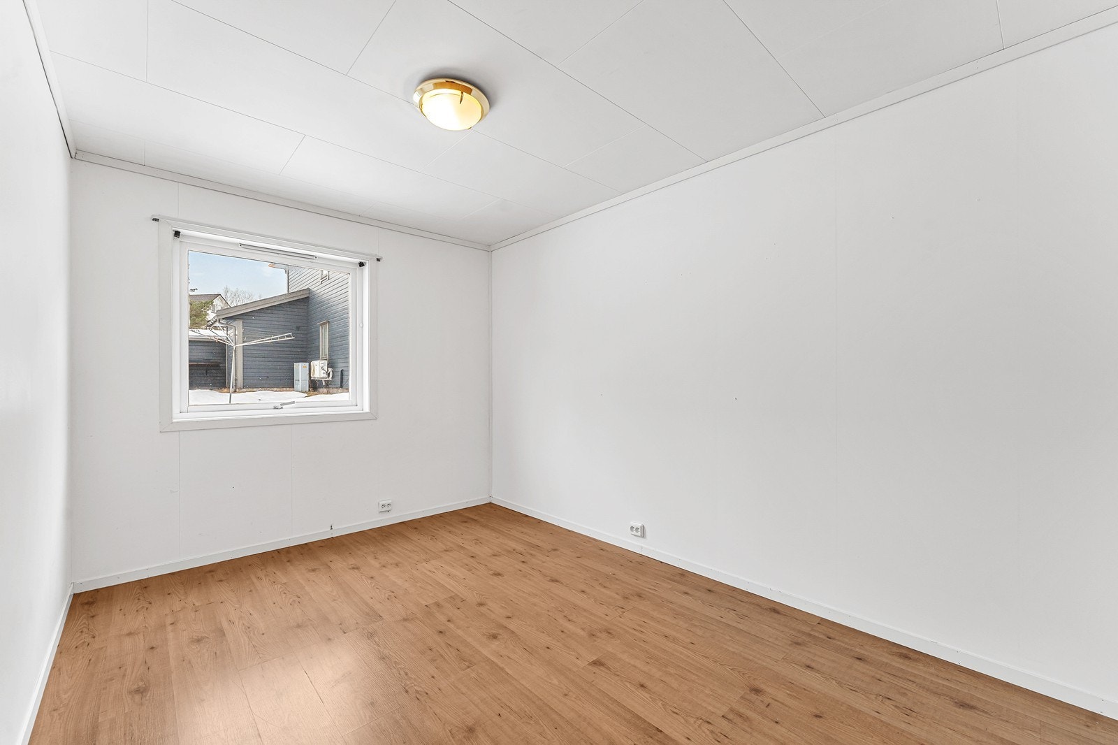 Leiligheten har to av soverom av god størrelse Galleribilde