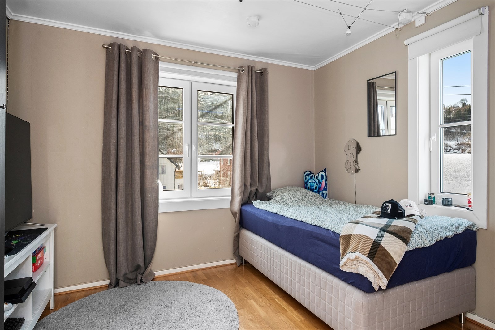 Soverommene på loft er på 12 kvm, 11 kvm og 6 kvm. Galleribilde