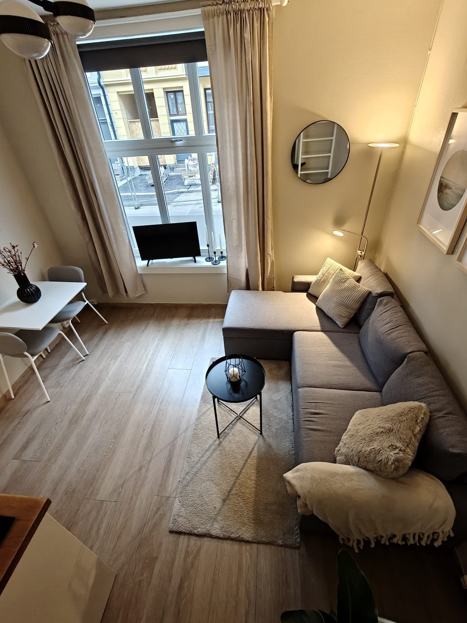 Nyt en rolig søndag med en venn Galleribilde