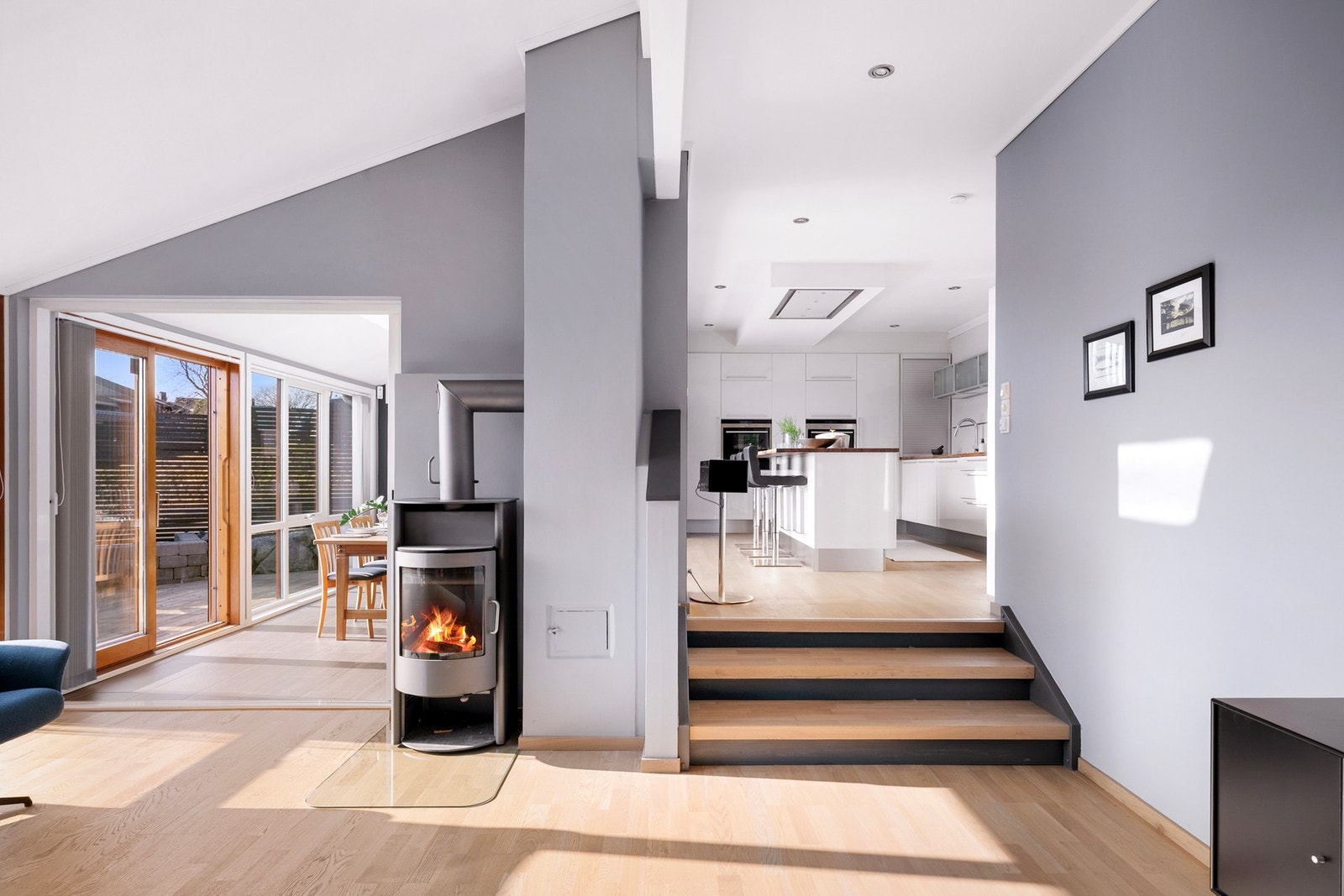 I 2023 ble det lagt ny parkett, og i 2018 ble stue og spisestue malt og pusset opp. Galleribilde