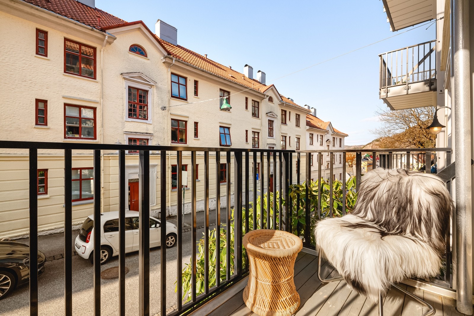 Balkong er målt til 3,7 kvm og har ferdigattest fra 2019. Galleribilde