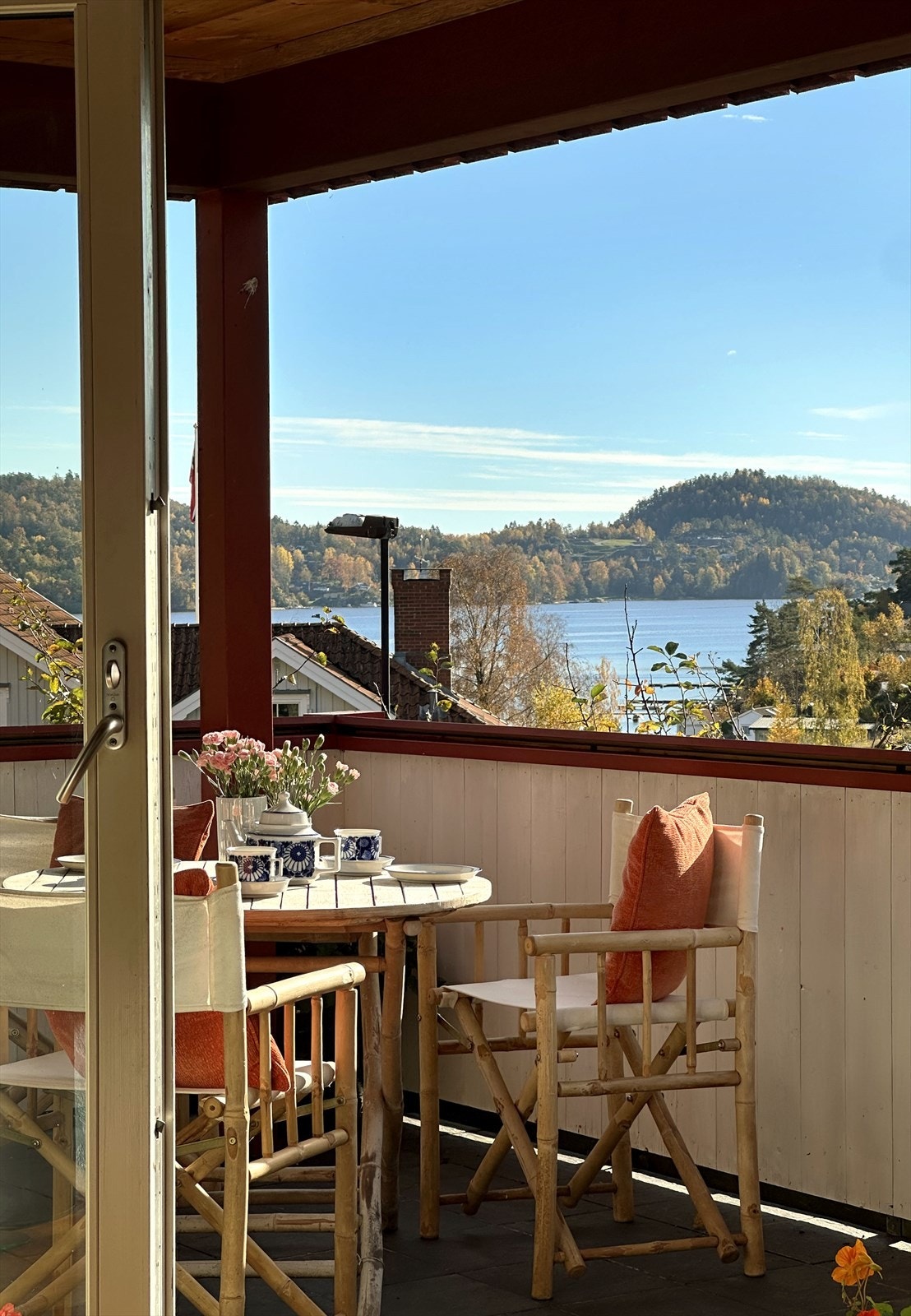 Flott sjøutsikt fra veranda Galleribilde