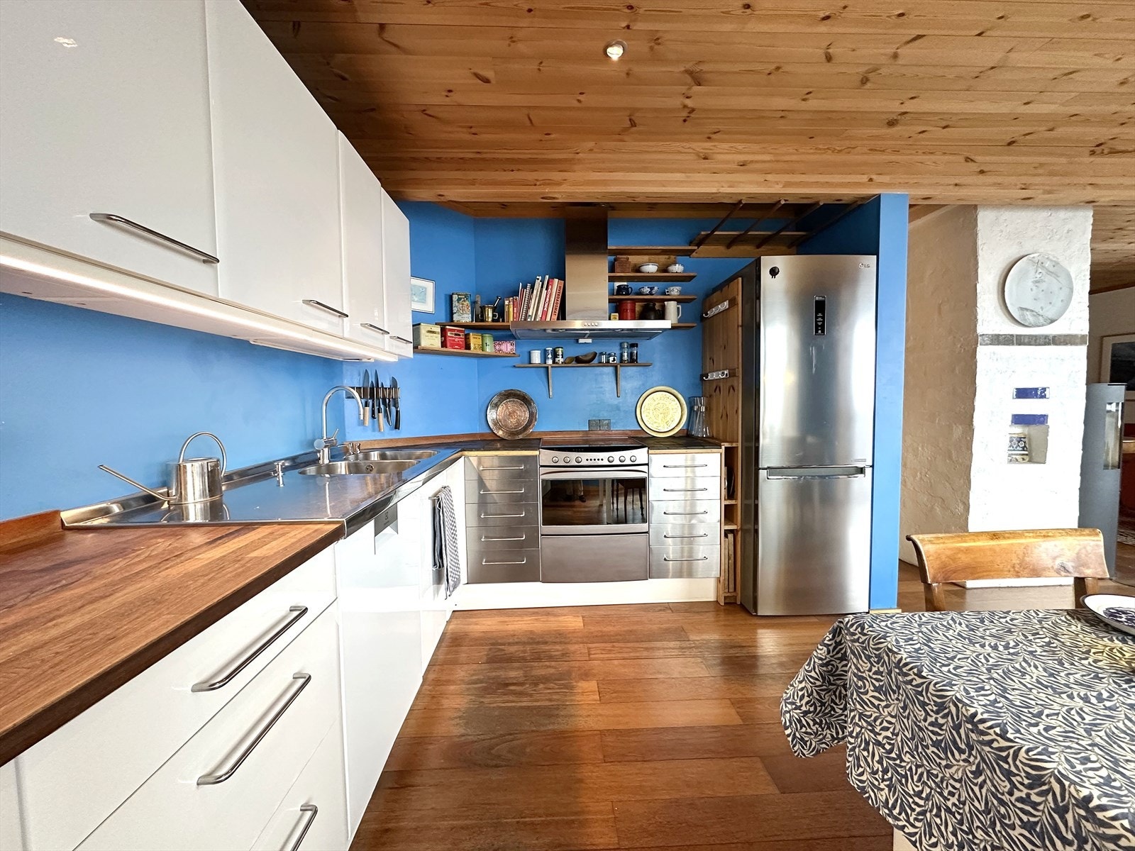 Høyglans kjøkken innredning Galleribilde