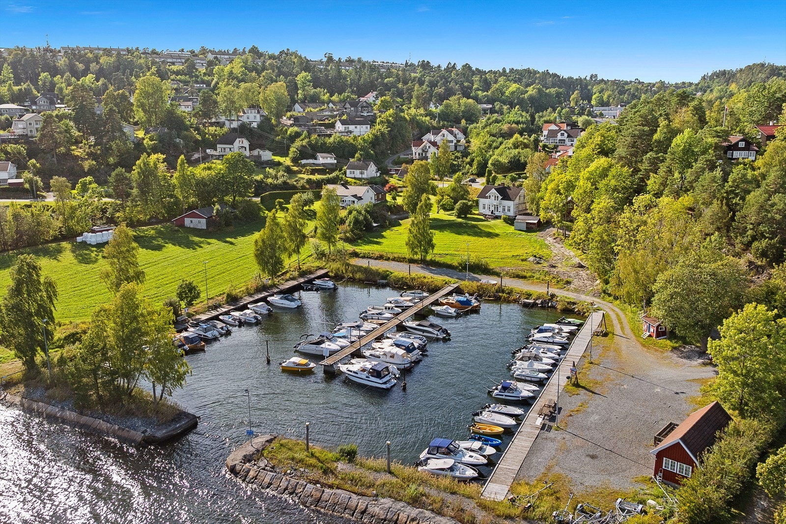 Båthavn i nærmiljøet. Galleribilde