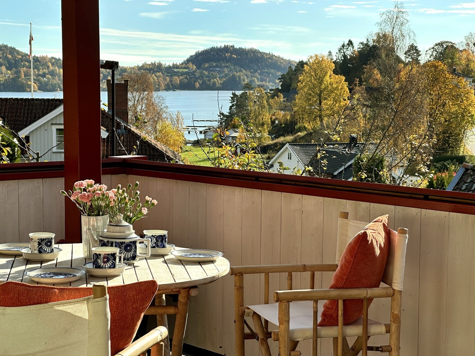 Flott sjøutsikt fra veranda Galleribilde