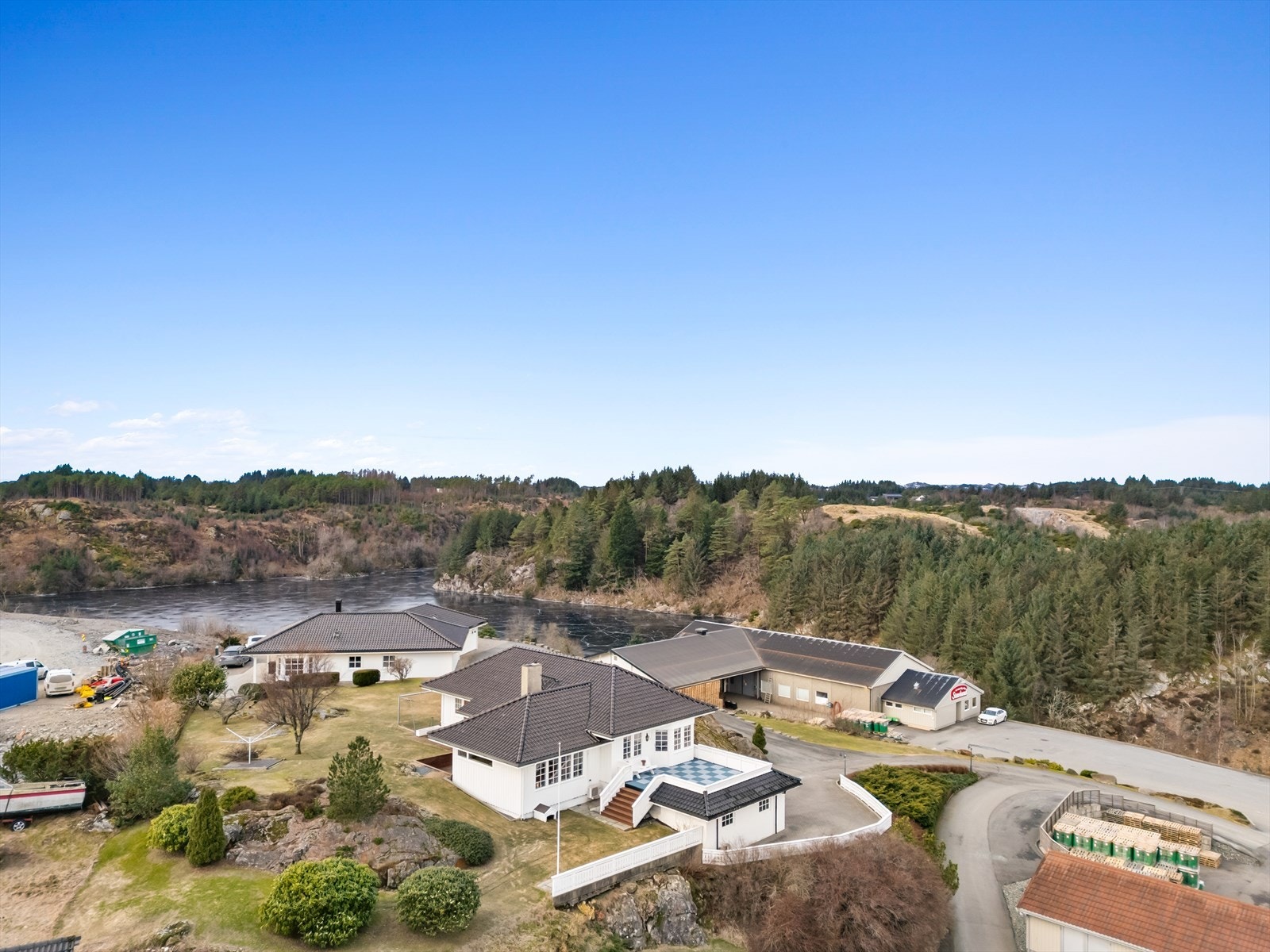 Eiendommen ligger i et veletablert og populært boligområde på Stavland Galleribilde