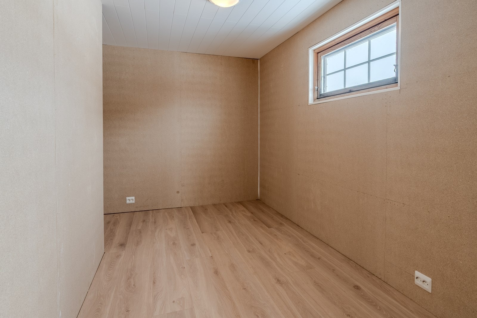 Delvis oppusset kammers Galleribilde