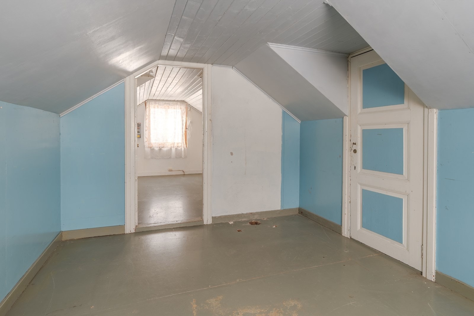 Innredet loftsrom Galleribilde