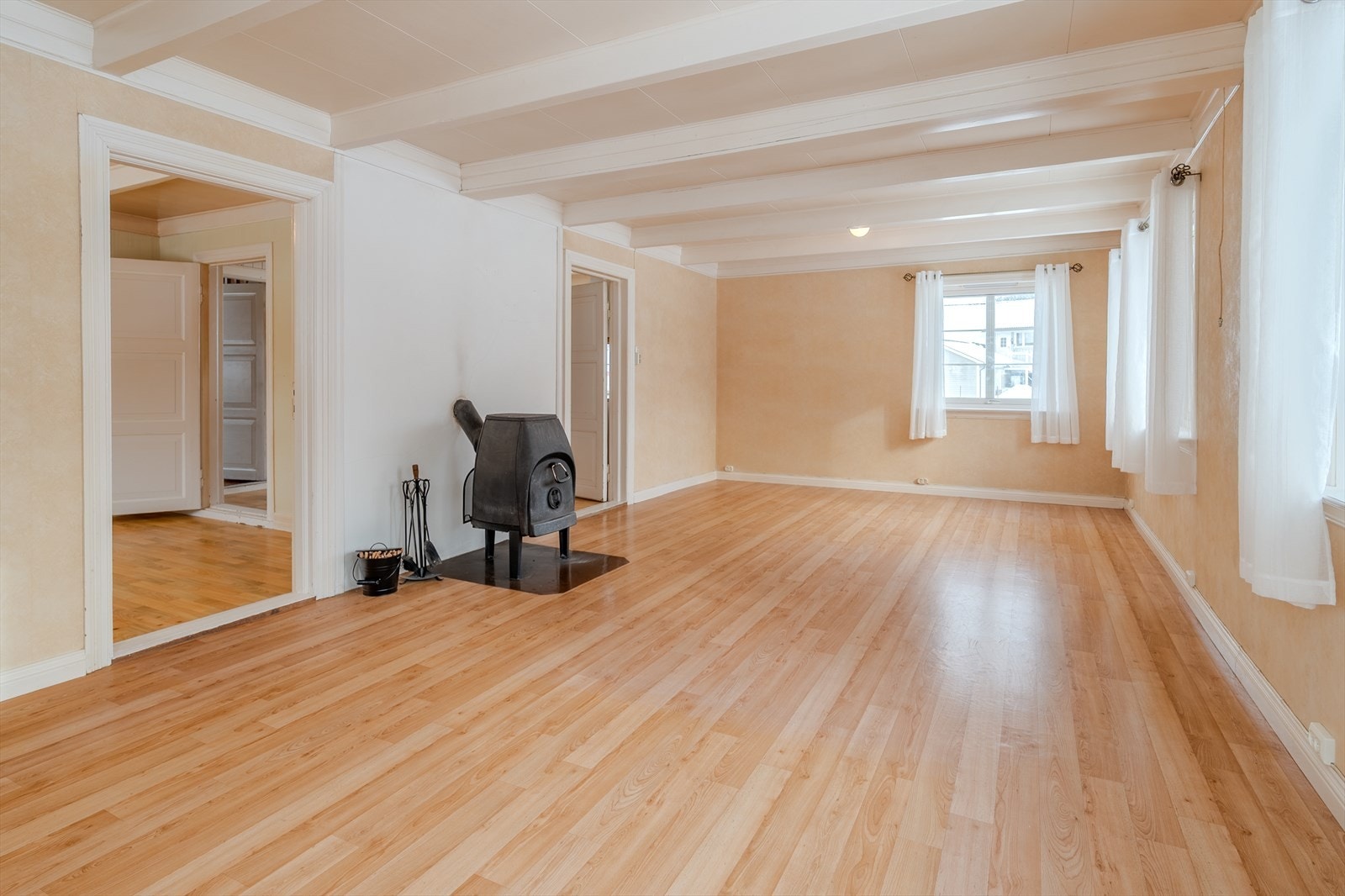 Gulvbelegg og tapetserte flater Galleribilde