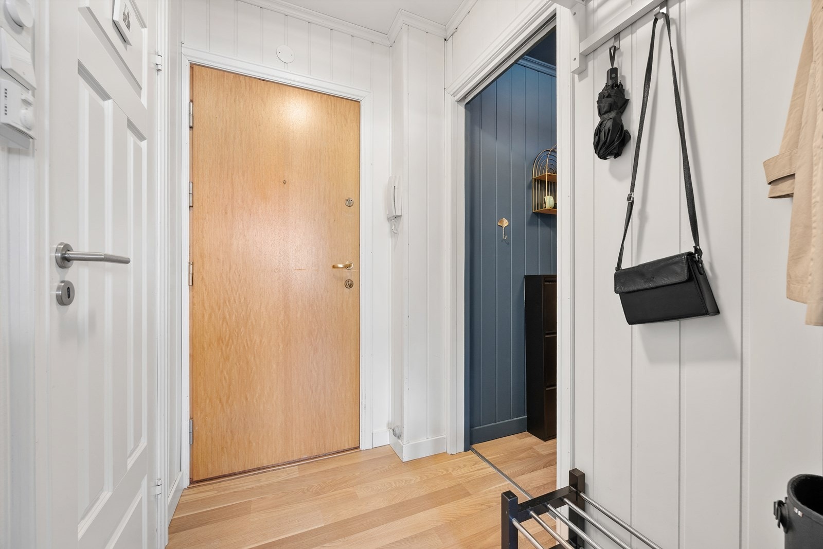 Entrédøren er brann- og lydklassifisert for økt trygghet og komfort. Galleribilde