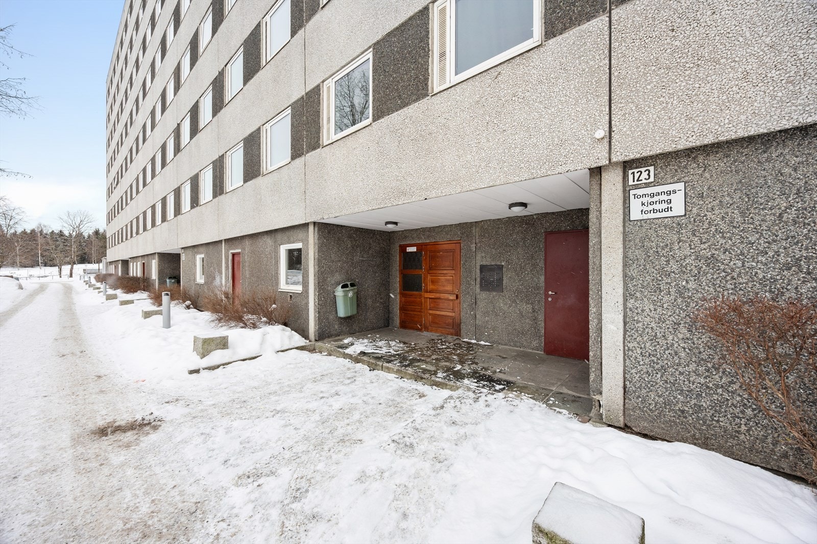 Fra eiendommen er det kun 7 minutters gange til Haugenstua stasjon med L1-toget. Galleribilde