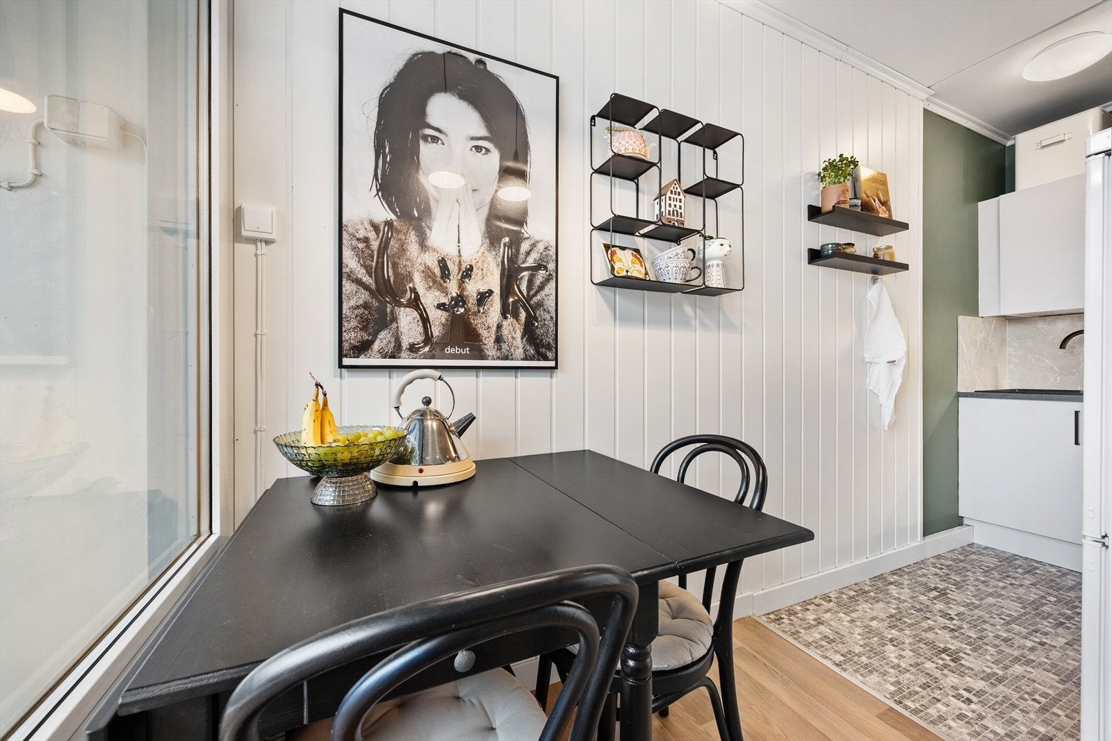 I tilknytning til kjøkkenet er det en naturlig plass for et spisebord. Galleribilde