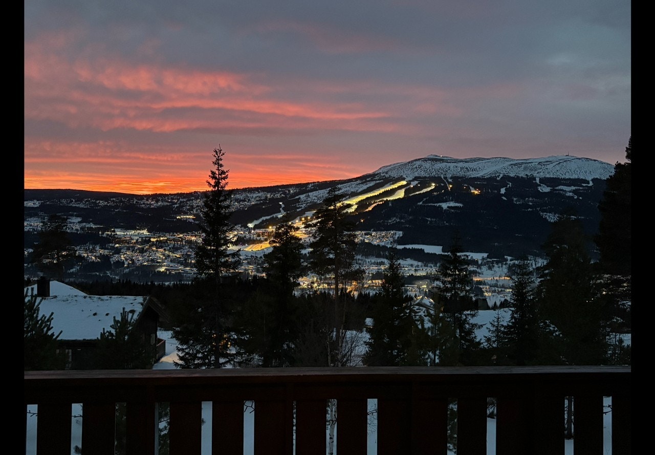Denne hytta har en helt spektakulær utsikt som tar pusten fra deg. Foto: Privat. Galleribilde