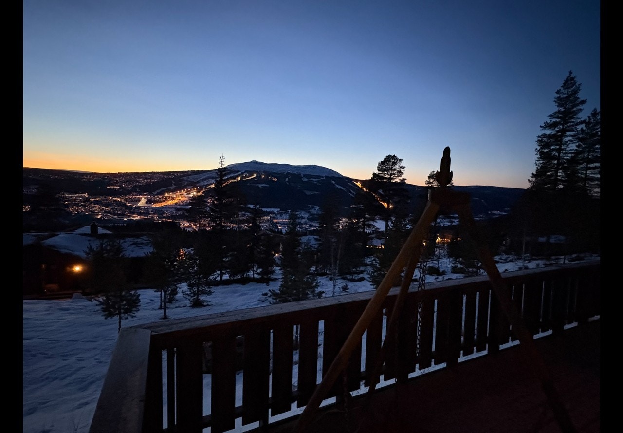 Denne hytta har en helt spektakulær utsikt som tar pusten fra deg. Foto: Privat. Galleribilde