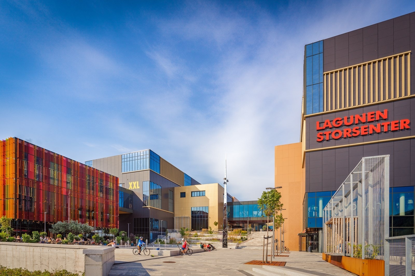 Med Lagunen Storsenter og Kilden like i nærheten får du enkel tilgang til et bredt tilbud av handel og tjenester. Galleribilde