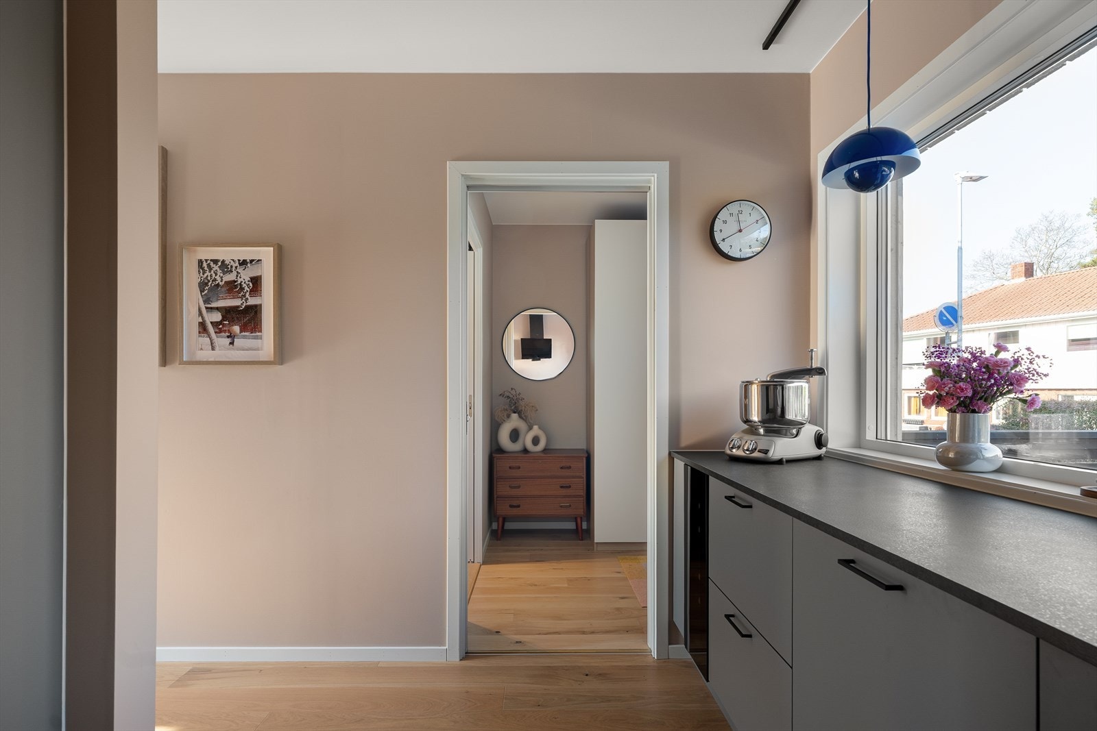 Integrert vinskap medfølger boligen. Galleribilde