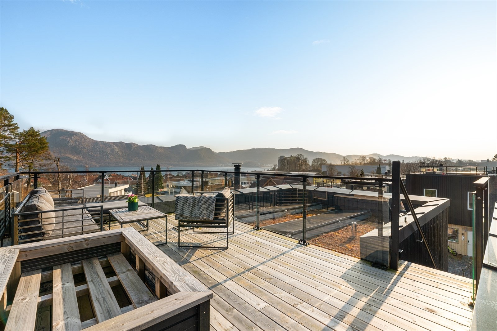 Utsikten fra takterrassen er virkelig noe for seg selv! Galleribilde