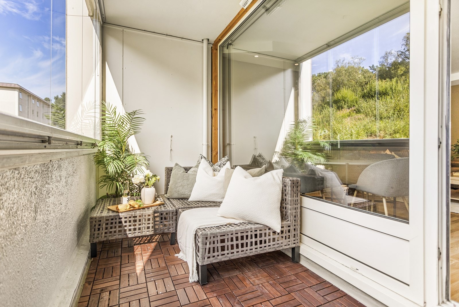 Dette er et flott ekstra oppholdsrom som kan nytes store deler av året! Galleribilde