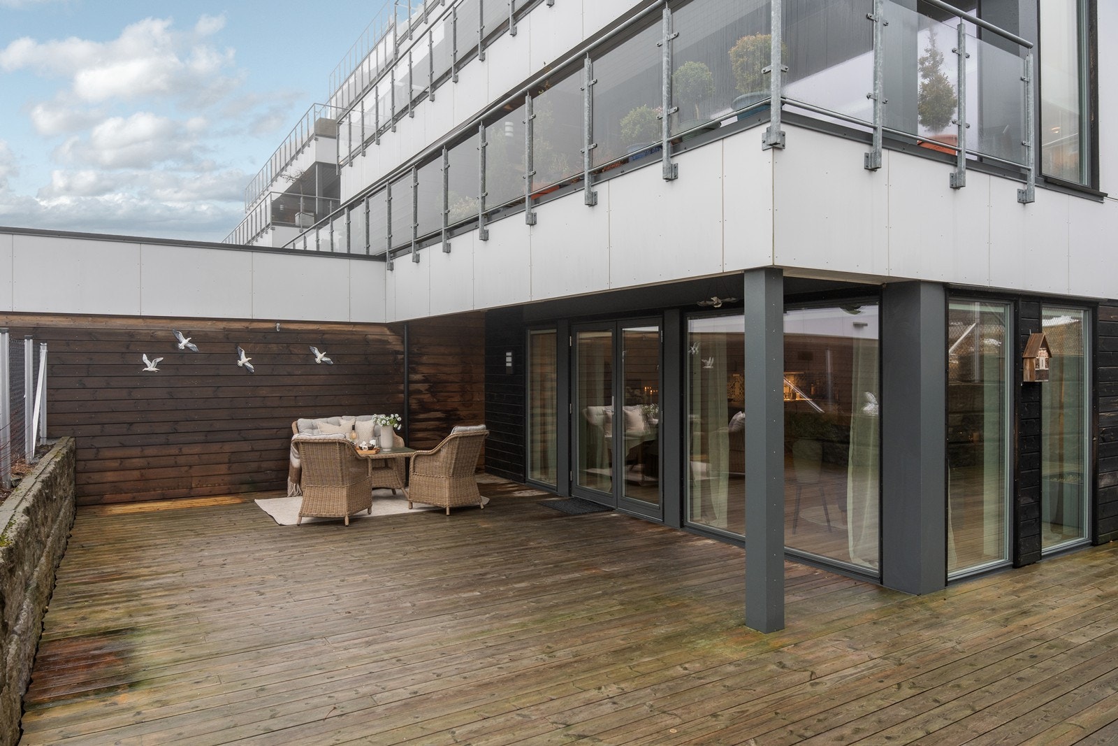 Romslig terrasse Galleribilde