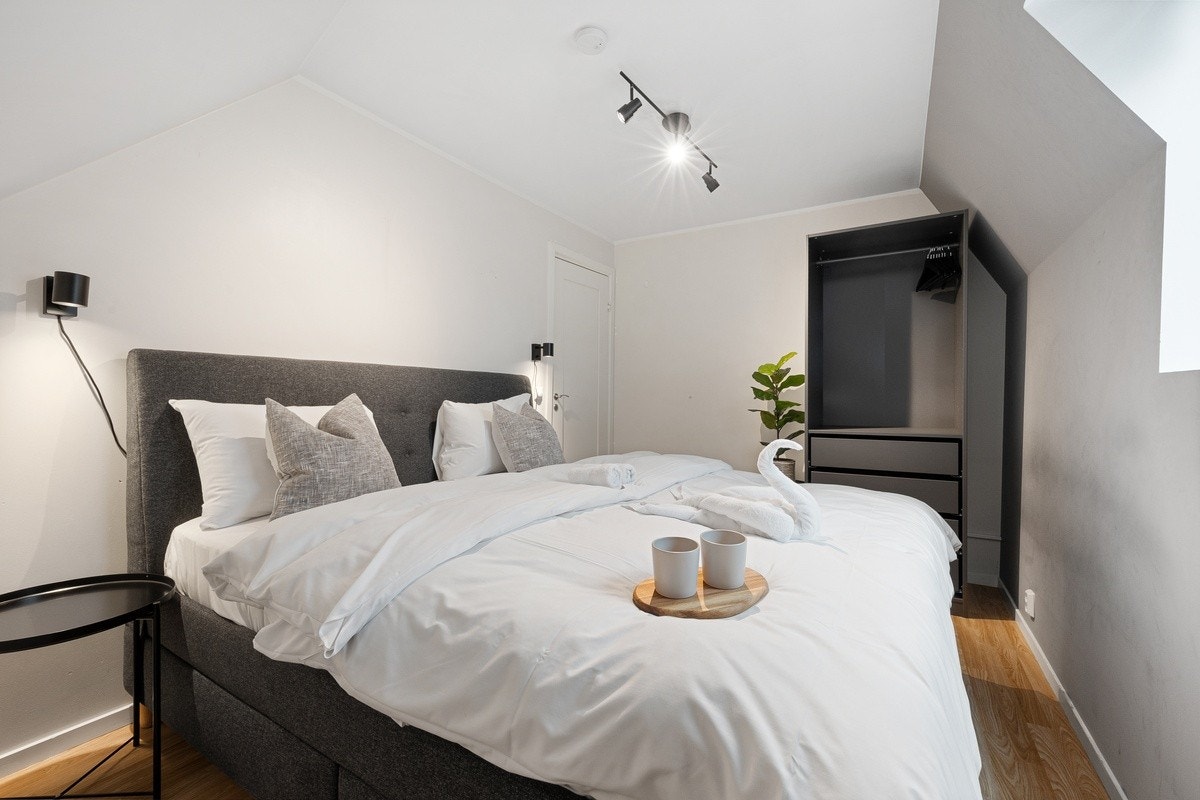 Soverom med 180cm seng Galleribilde
