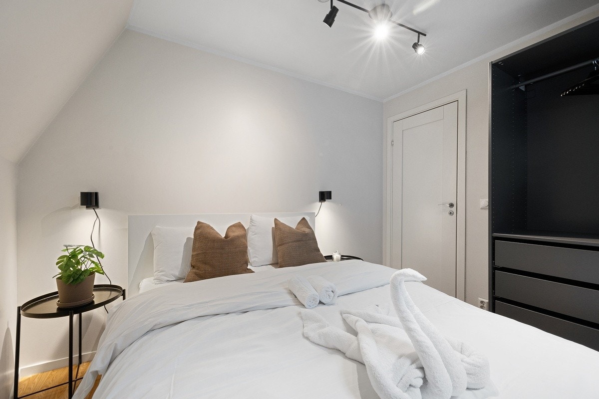 Soverom med 140cm seng Galleribilde